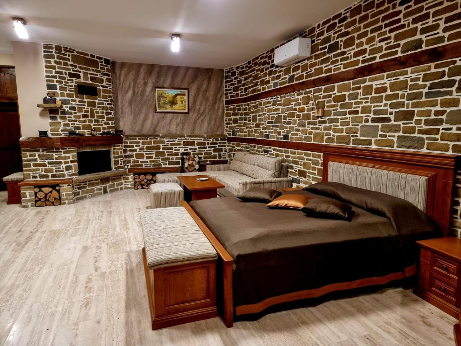 Семеен Хотел Чардаците Lovech Dış mekan fotoğraf